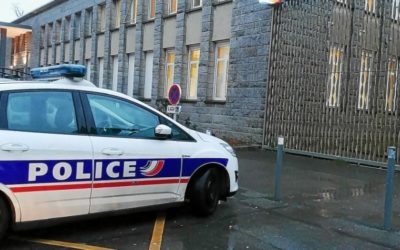 les-grilles-du-palais-de-justice-vont-rouvrir-des-les_5150798_1000x526-400x250
