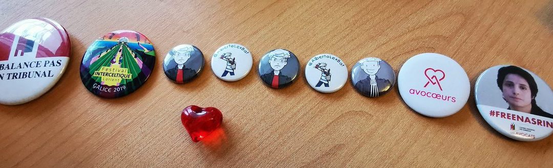 Oui. J’aime les badges. …